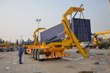 SINOHENG MQH37A Side loading semi trailer truck field test